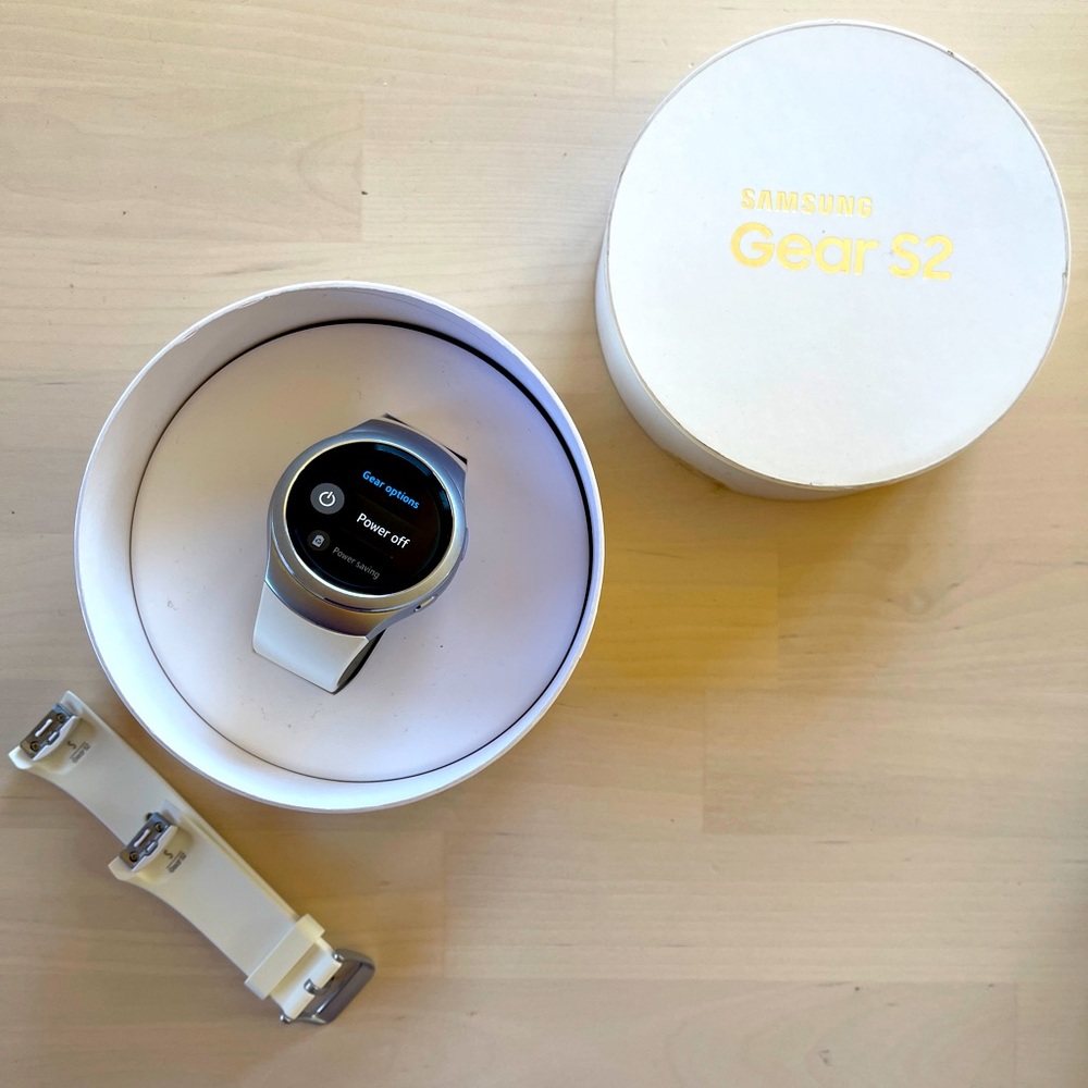 Samsung Gear S2 SM-R720 Silver Face White Band Smart Watch